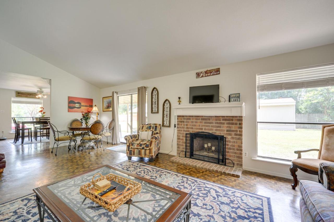 Mcqueeney Vacation Rental About 10 Mi To New Braunfels Экстерьер фото